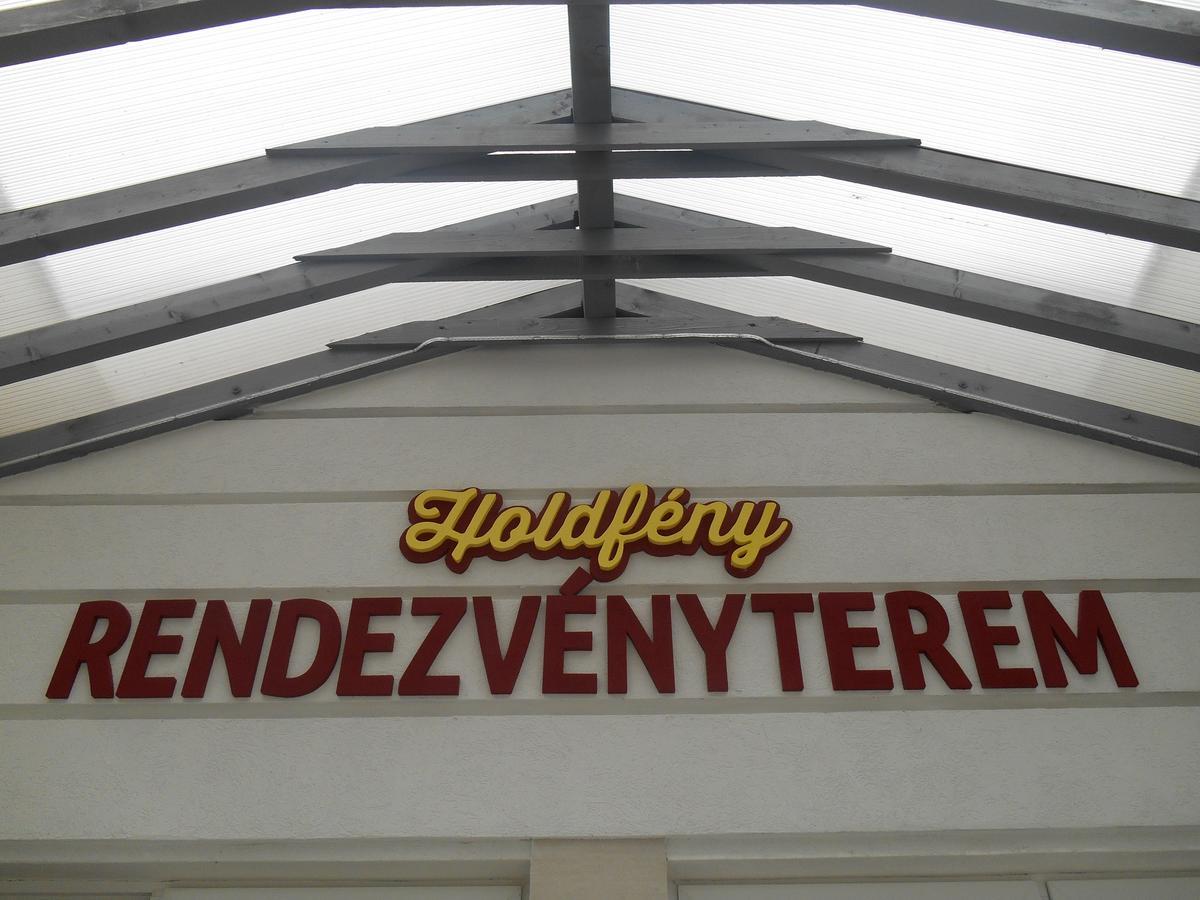Holdfény Hotel Forro Esterno foto